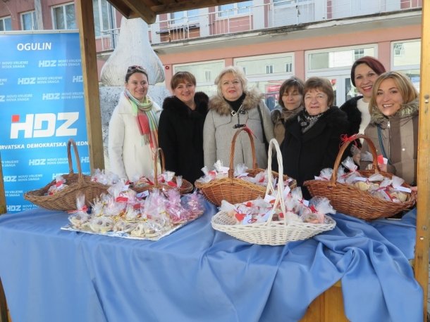 Uoči Valentinova dijelile kolače građanima